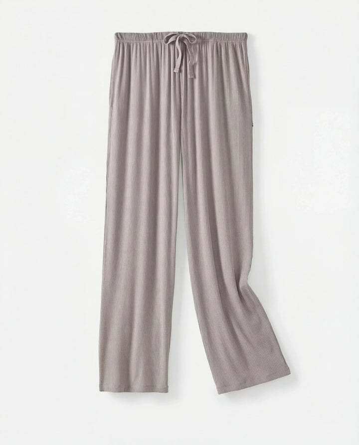 Taubengraue Bambus-Ripphose mit weitem Bein