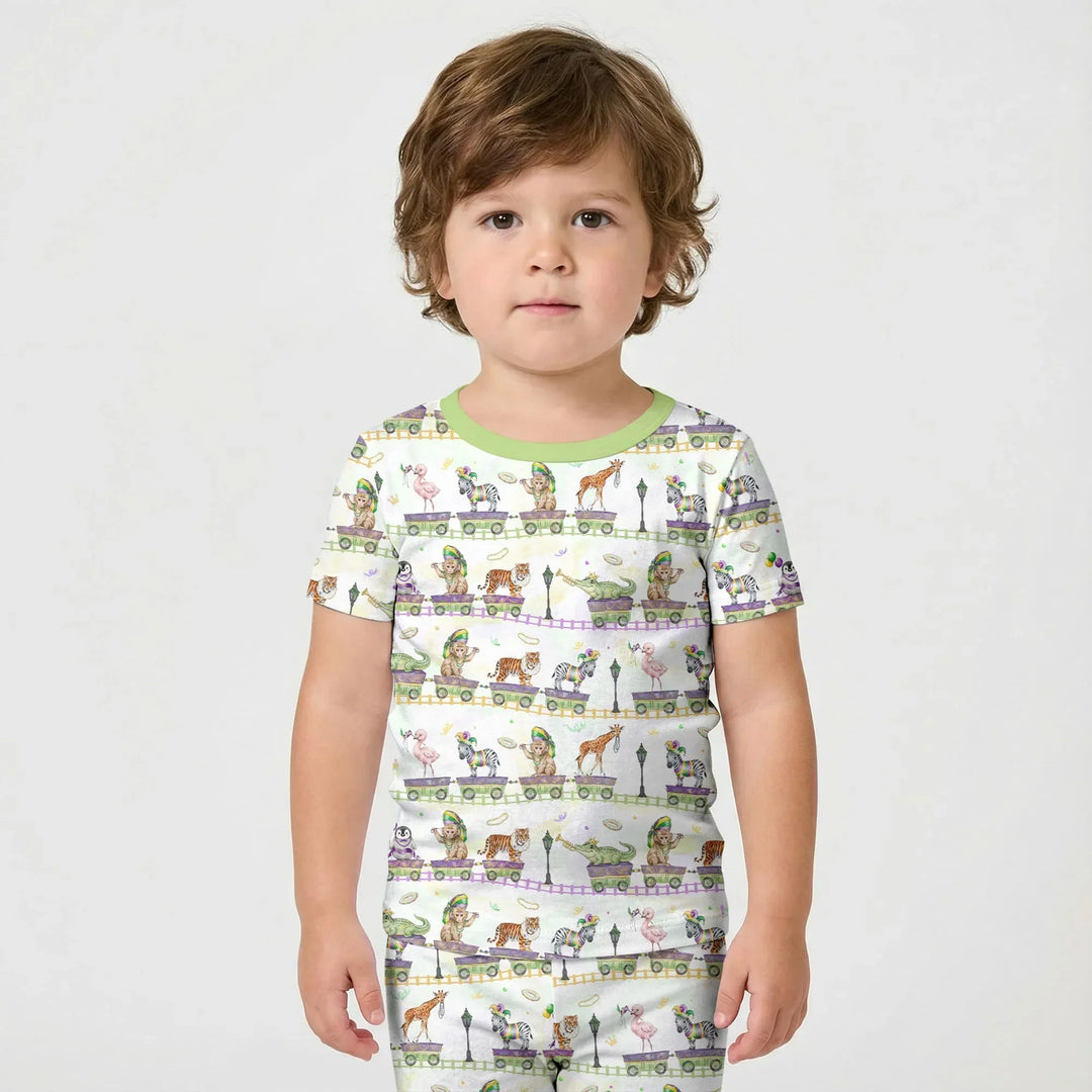 Template Zweiteiliges Pyjama-Set mit kurzen Ärmeln und Shorts