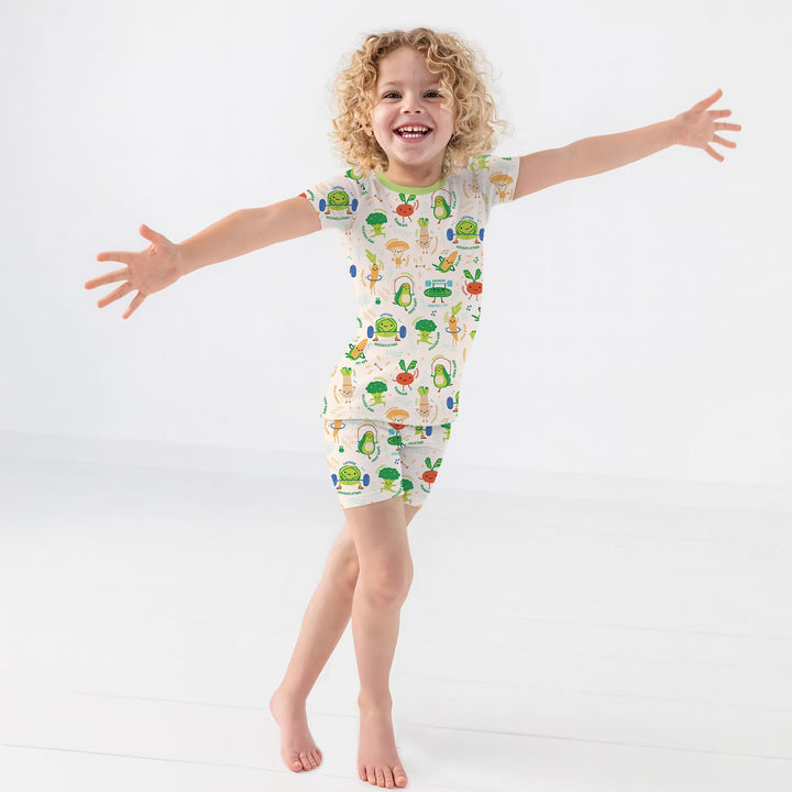 Template Zweiteiliges Pyjama-Set mit kurzen Ärmeln und Shorts