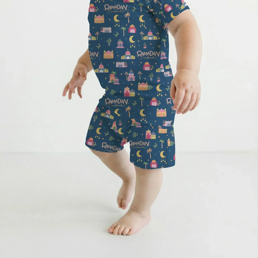 Template Zweiteiliges Pyjama-Set mit kurzen Ärmeln und Shorts