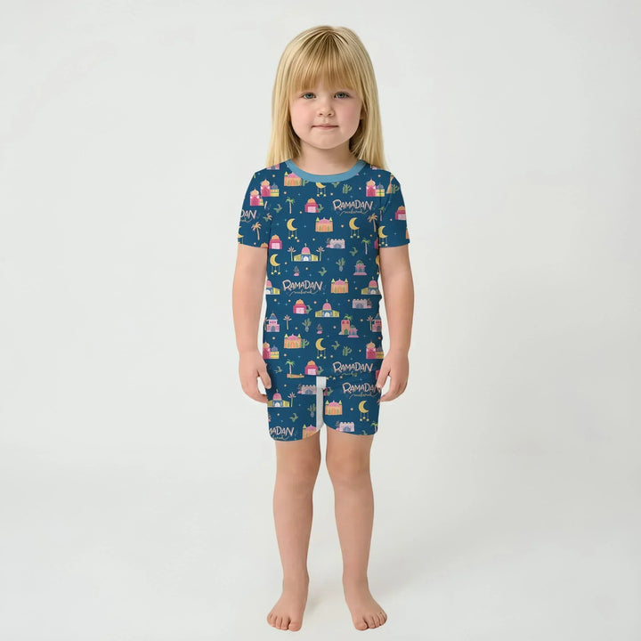 Template Zweiteiliges Pyjama-Set mit kurzen Ärmeln und Shorts