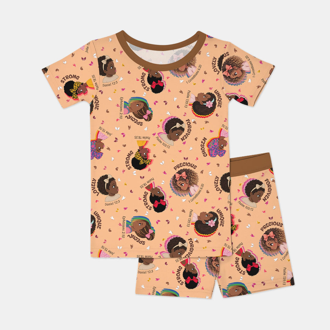 Template Zweiteiliges Pyjama-Set mit kurzen Ärmeln und Shorts