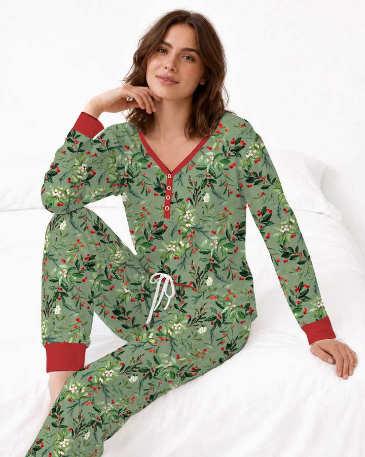 Vintage Christmas Holly & Mistletoe Botanical Bamboo Women Pajama Set