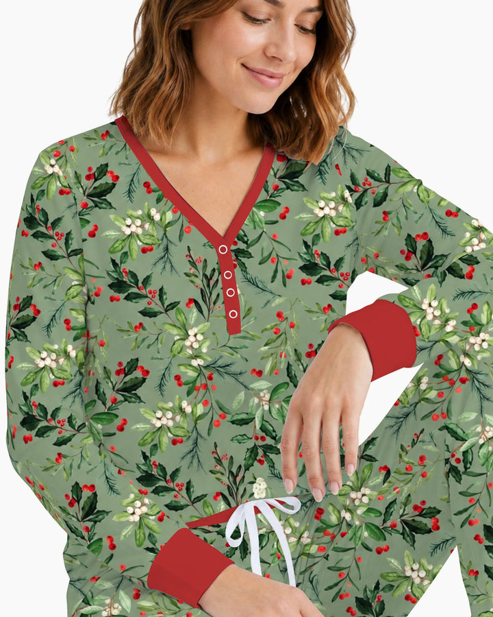 Vintage Christmas Holly & Mistletoe Botanical Bamboo Women Pajama Set