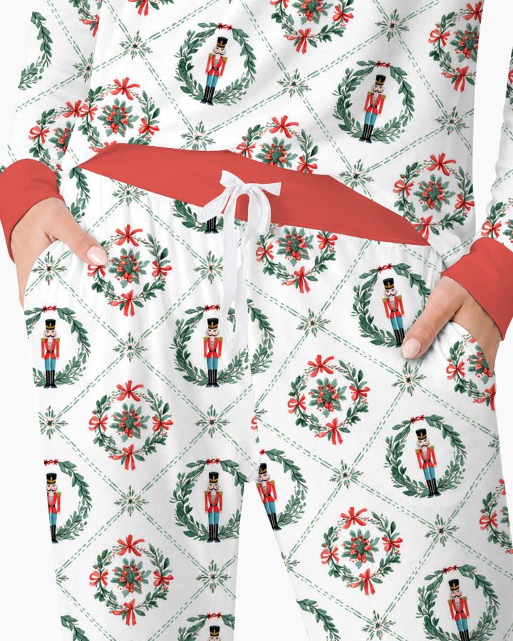 Classic Nutcracker Christmas Wreath Seamless Pattern Bamboo Women Pajama Set