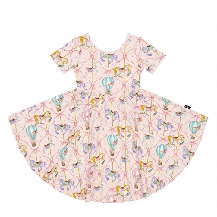 Süßes Karussell Einhorn Ballon Bambus Wirbelkleid