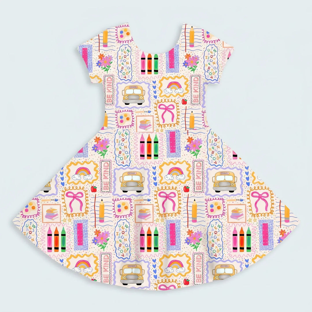 Vestido Twirl de Bambú con Bosquejo de Desfile de Cachorros