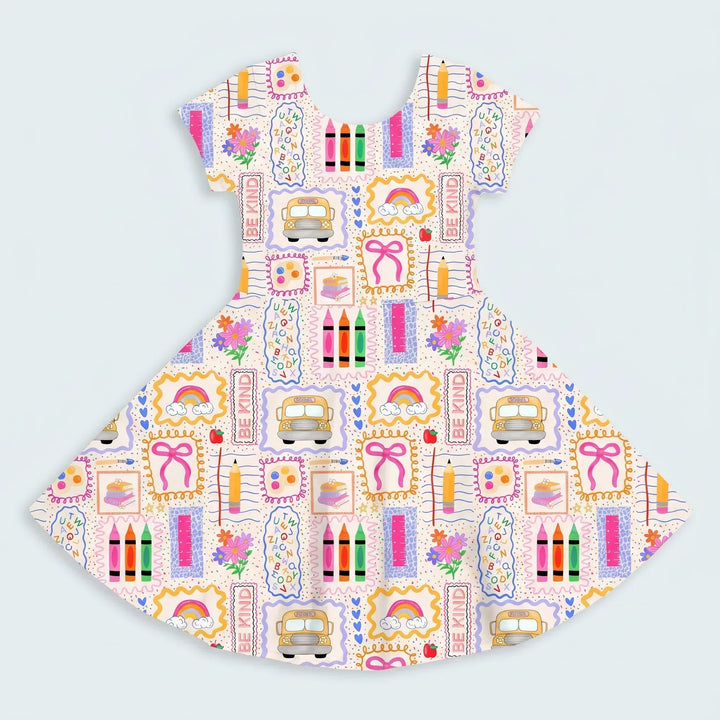 Vestido Twirl de Bambú con Bosquejo de Desfile de Cachorros