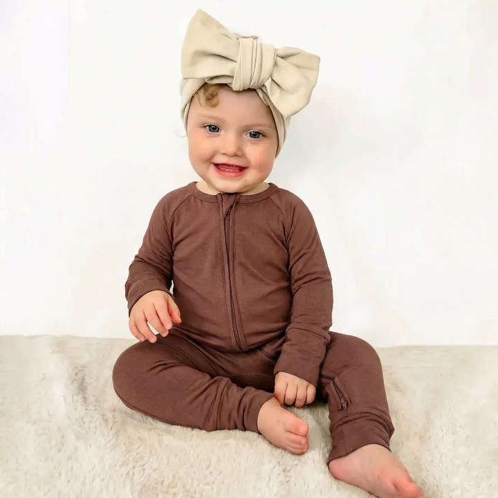 Wandelbarer Strampler mit Reißverschluss in Dunkelkastanie