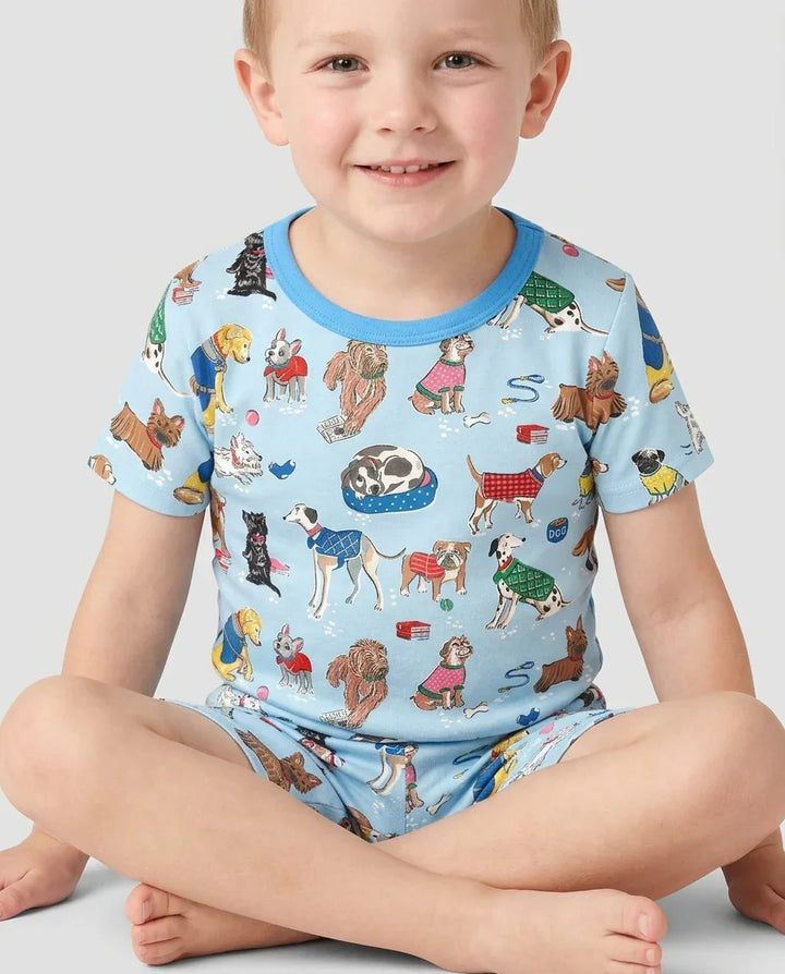 Template Zweiteiliges Pyjama-Set mit kurzen Ärmeln und Shorts