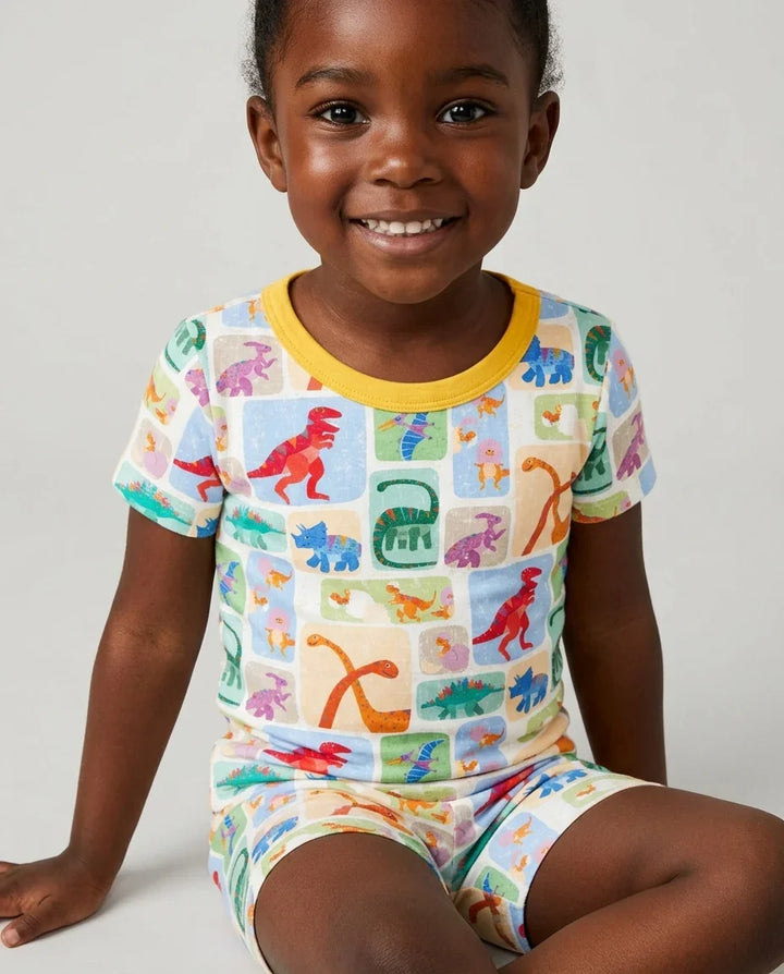 Template Zweiteiliges Pyjama-Set mit kurzen Ärmeln und Shorts