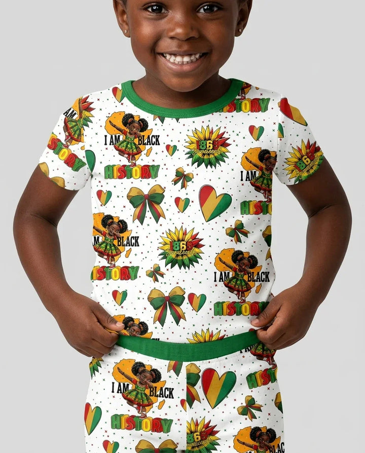 Template Zweiteiliges Pyjama-Set mit kurzen Ärmeln und Shorts
