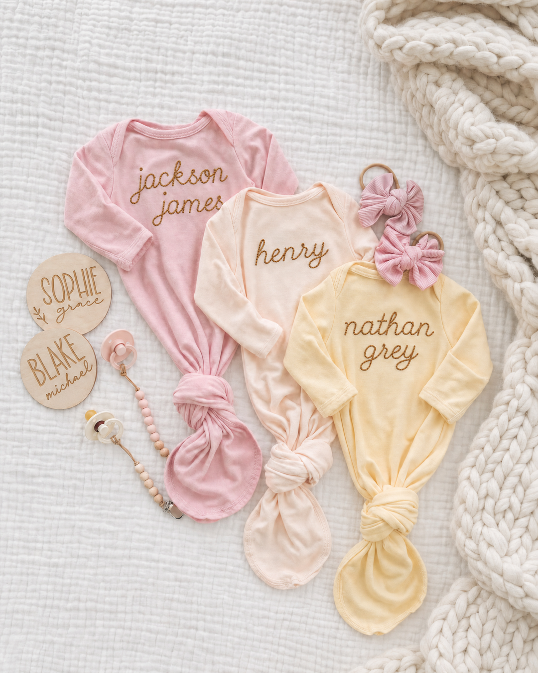 Personalisiertes genähtes Baby-Namen-Bambus-Knotenkleid