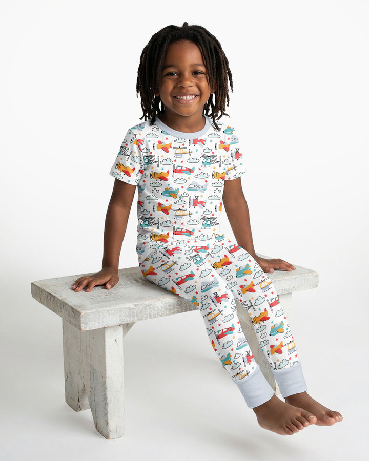 Flugzeuge und Hubschrauber zweiteiliges Pyjama-Set aus Bambus mit kurzen Ärmeln