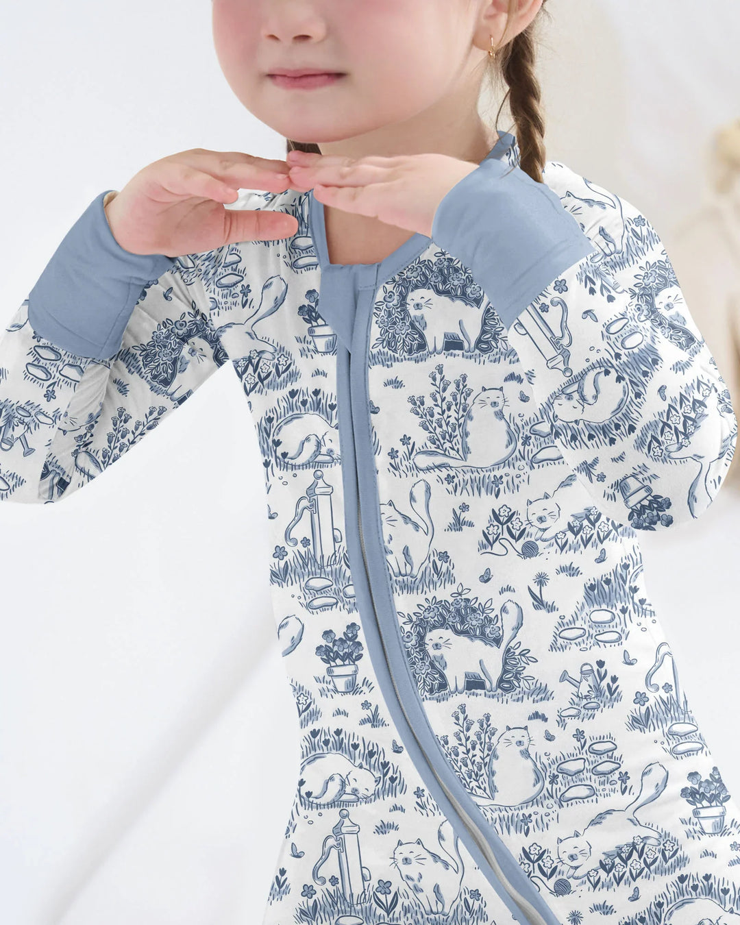 Toile Cats Bamboo Convertible Zippy