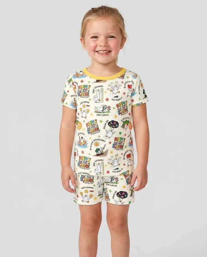 Pijama de dos piezas de bambú de manga corta con pantalón corto y estampado "Silly Goose Happy Last Day of School"