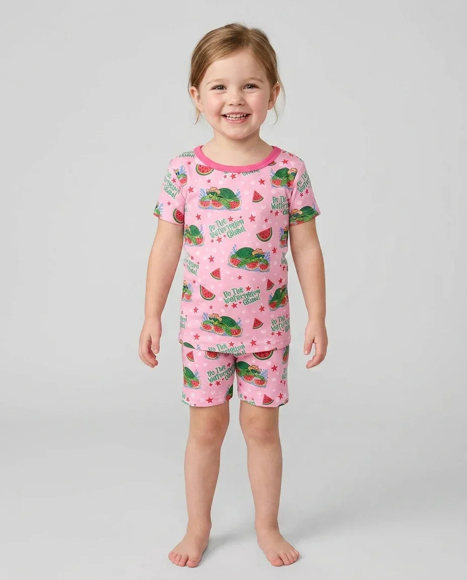 Template Zweiteiliges Pyjama-Set mit kurzen Ärmeln und Shorts