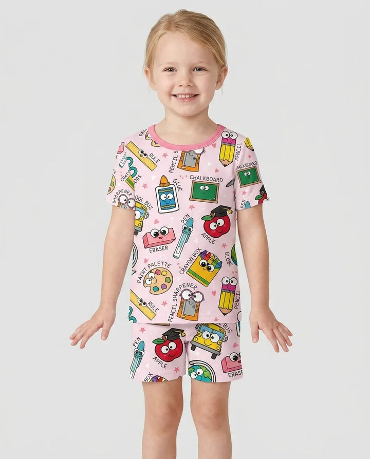 Template Zweiteiliges Pyjama-Set mit kurzen Ärmeln und Shorts