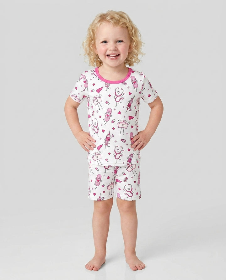 Template Zweiteiliges Pyjama-Set mit kurzen Ärmeln und Shorts