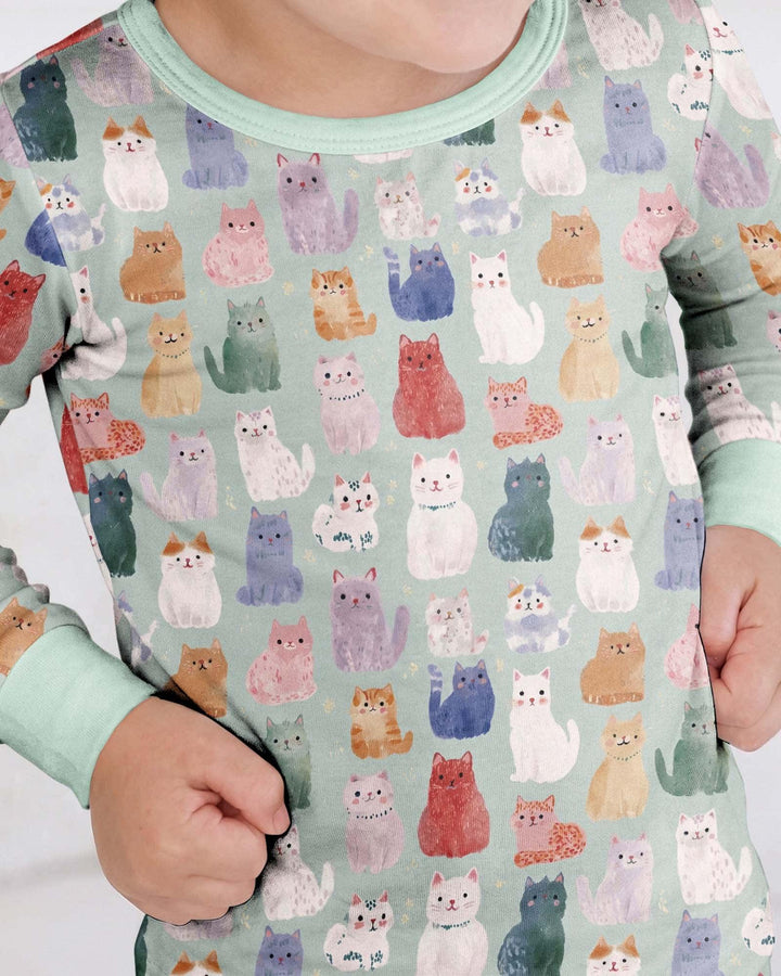 Conjunto de pijama de dos piezas de bambú de manga larga a juego familiar de gatitos felices encantados