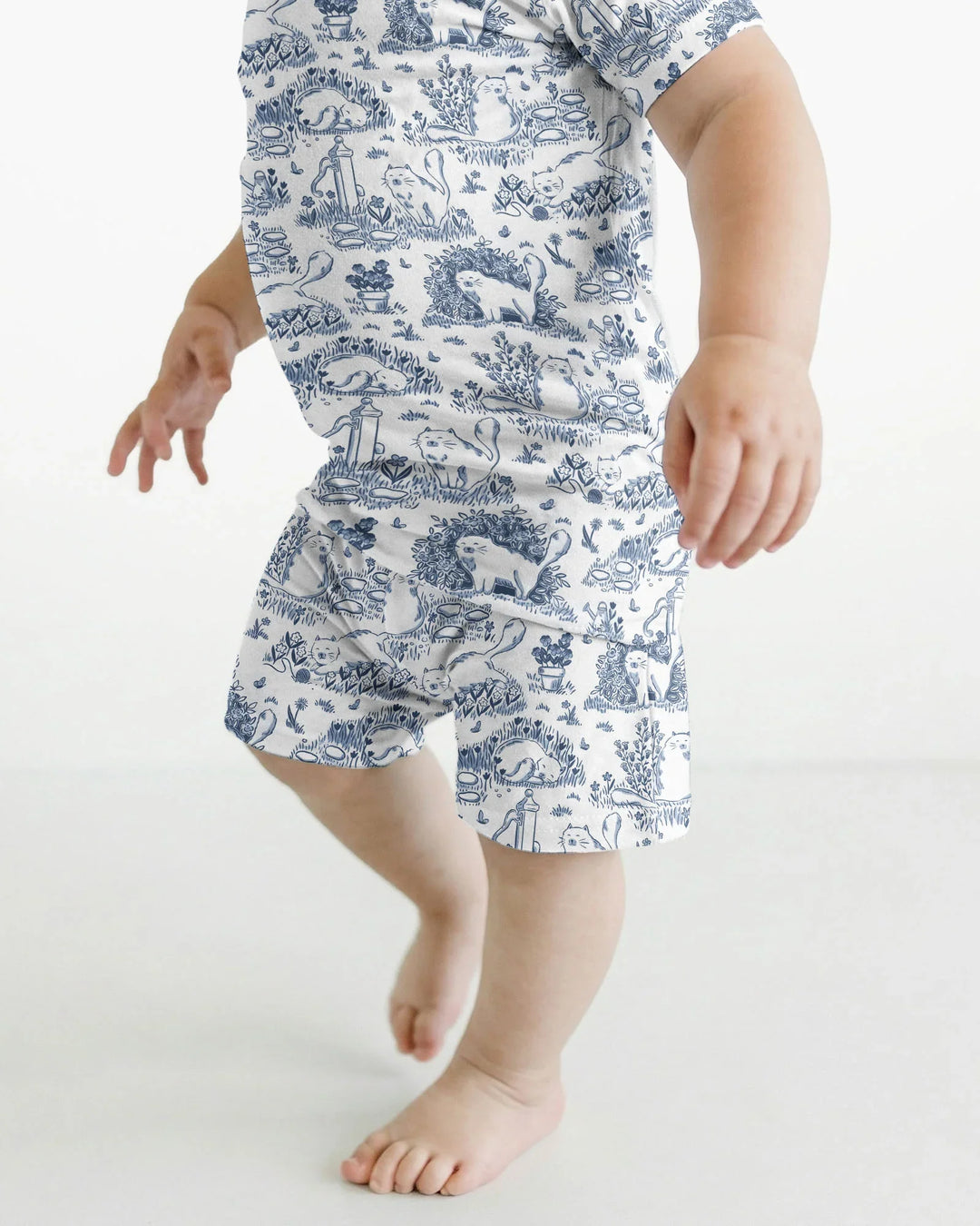 Template Zweiteiliges Pyjama-Set mit kurzen Ärmeln und Shorts