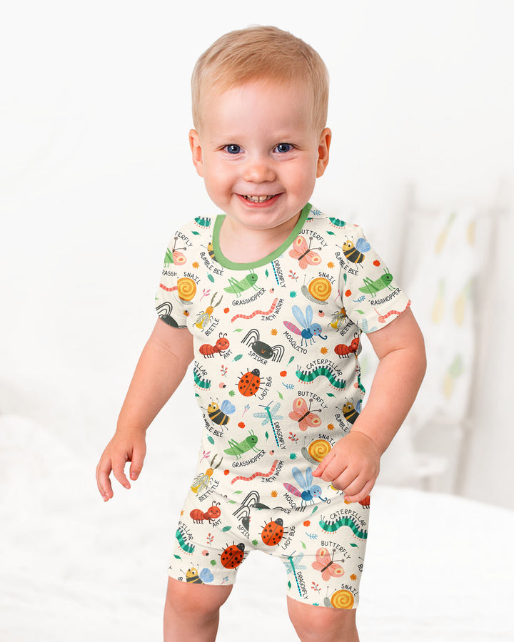 Template Zweiteiliges Pyjama-Set mit kurzen Ärmeln und Shorts