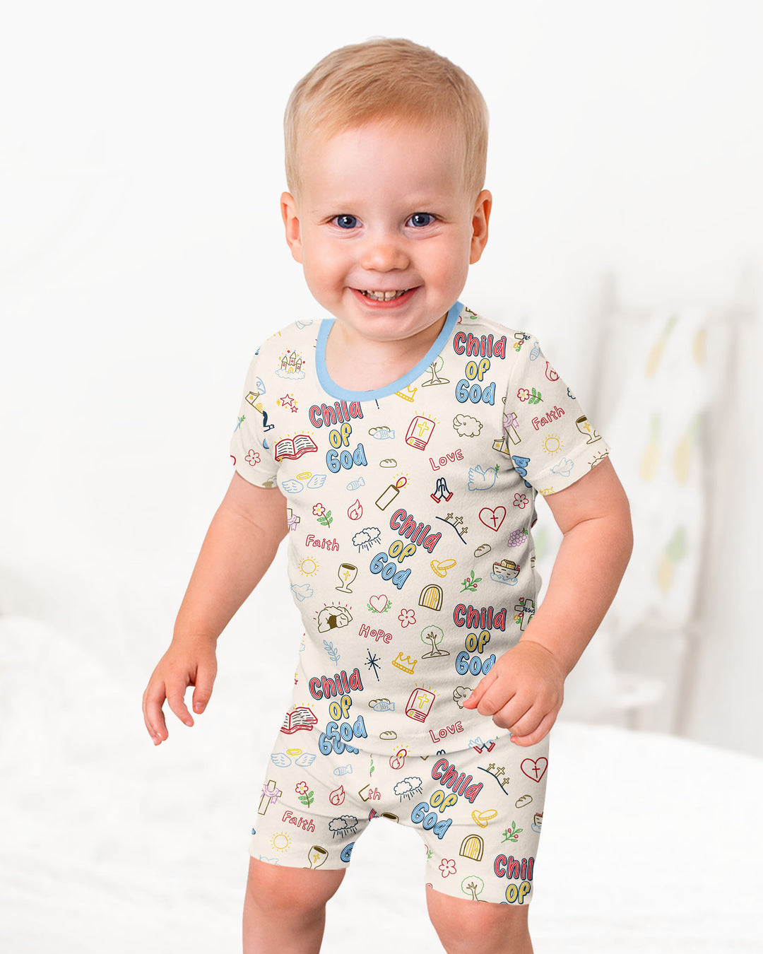 Template Zweiteiliges Pyjama-Set mit kurzen Ärmeln und Shorts