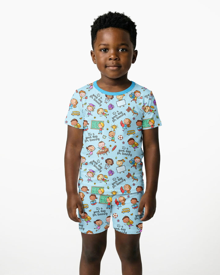 Template Zweiteiliges Pyjama-Set mit kurzen Ärmeln und Shorts