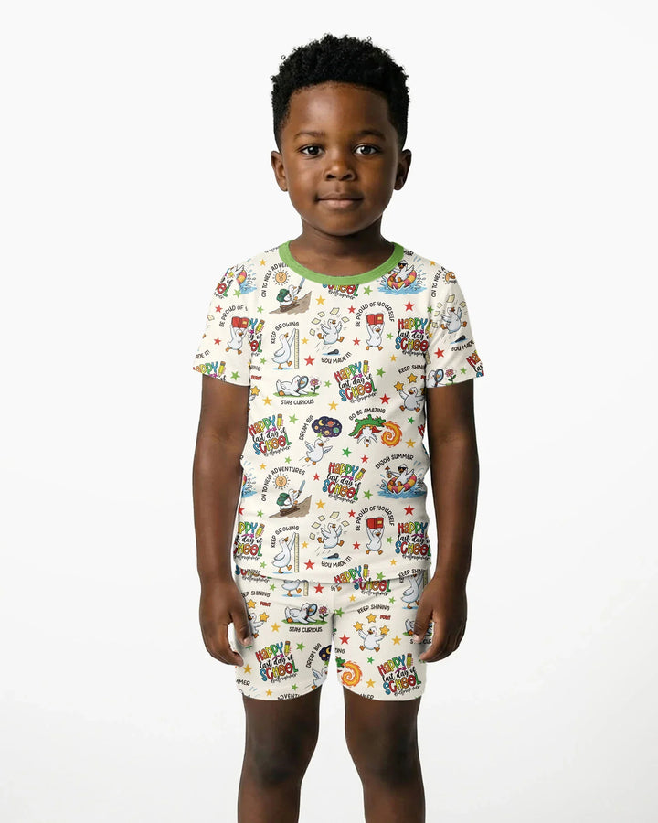 Pijama de dos piezas de bambú de manga corta con pantalón corto y estampado "Silly Goose Happy Last Day of School"