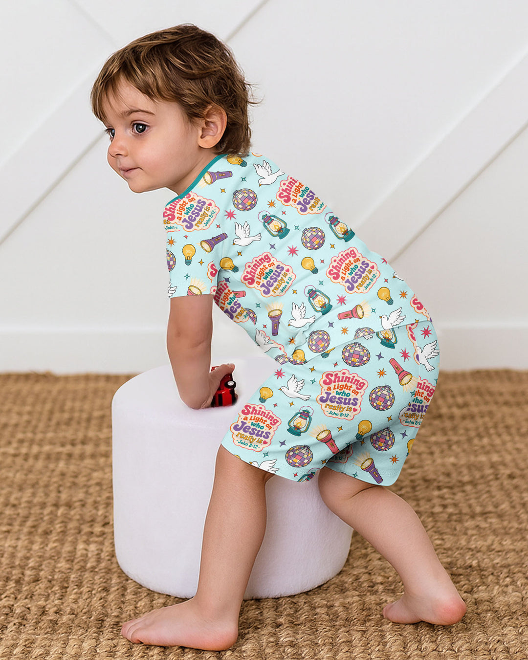 VBS Shining A Light On Who Jesus Really Is Bamboo Two Piece Short Sleeve Shorts Pajama Set