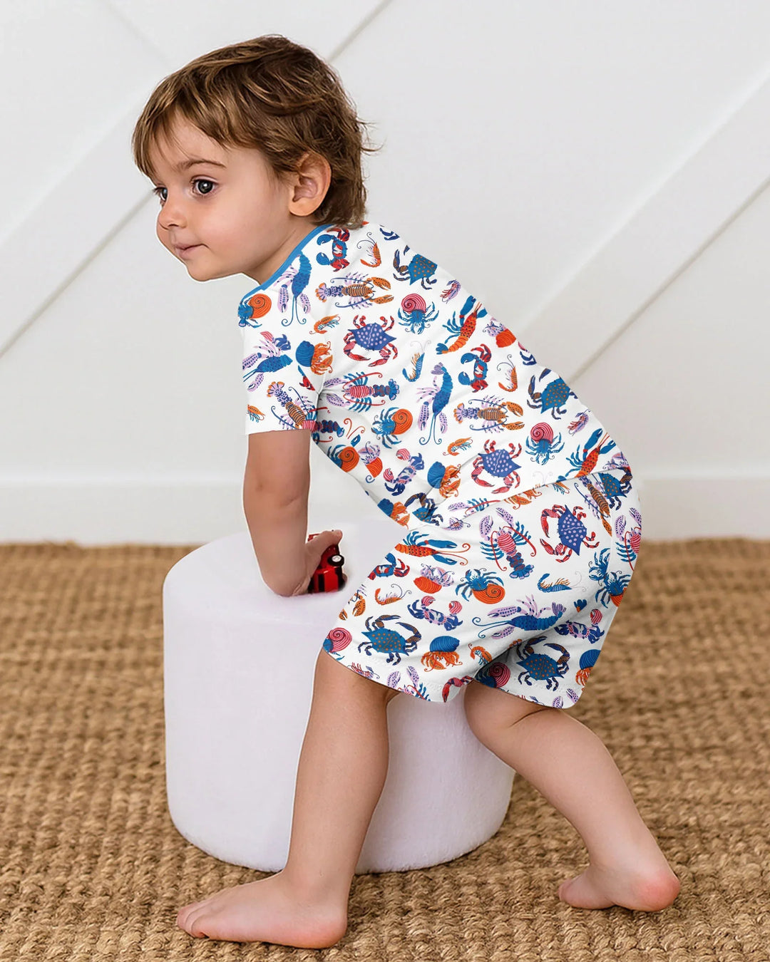 Template Zweiteiliges Pyjama-Set mit kurzen Ärmeln und Shorts