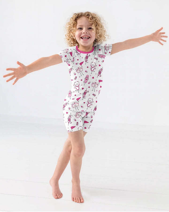 Template Zweiteiliges Pyjama-Set mit kurzen Ärmeln und Shorts