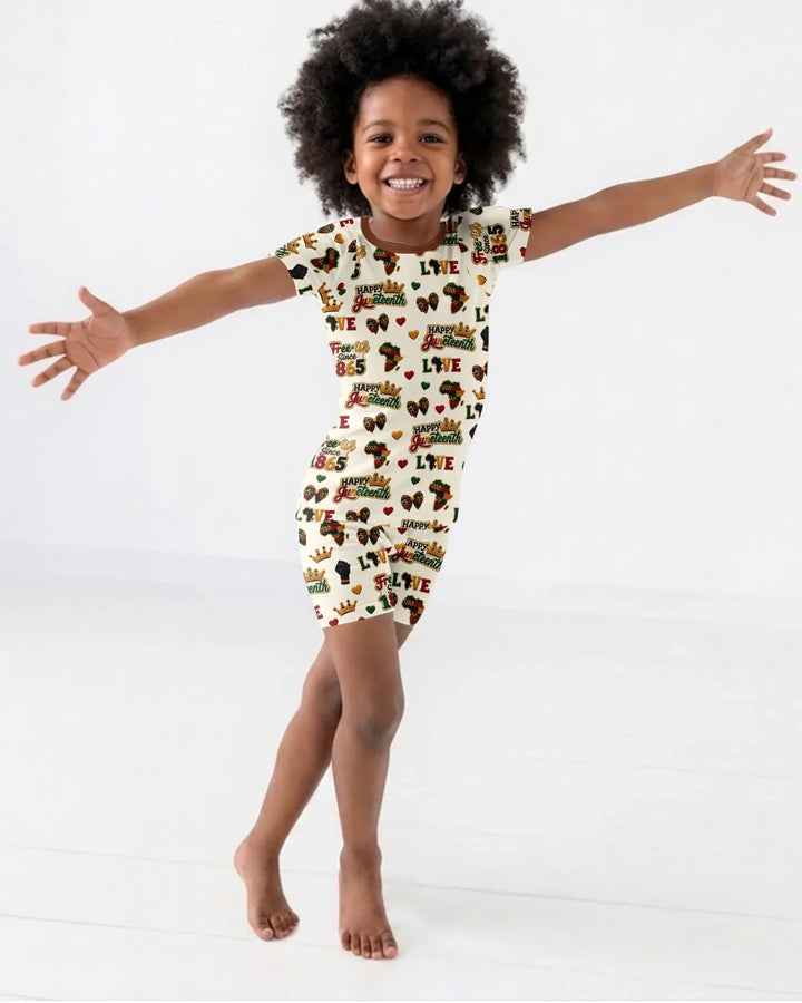 Template Zweiteiliges Pyjama-Set mit kurzen Ärmeln und Shorts