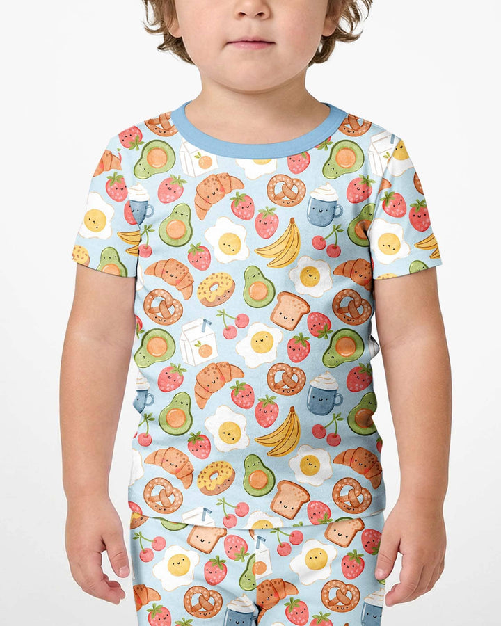 Template Zweiteiliges Pyjama-Set mit kurzen Ärmeln und Shorts