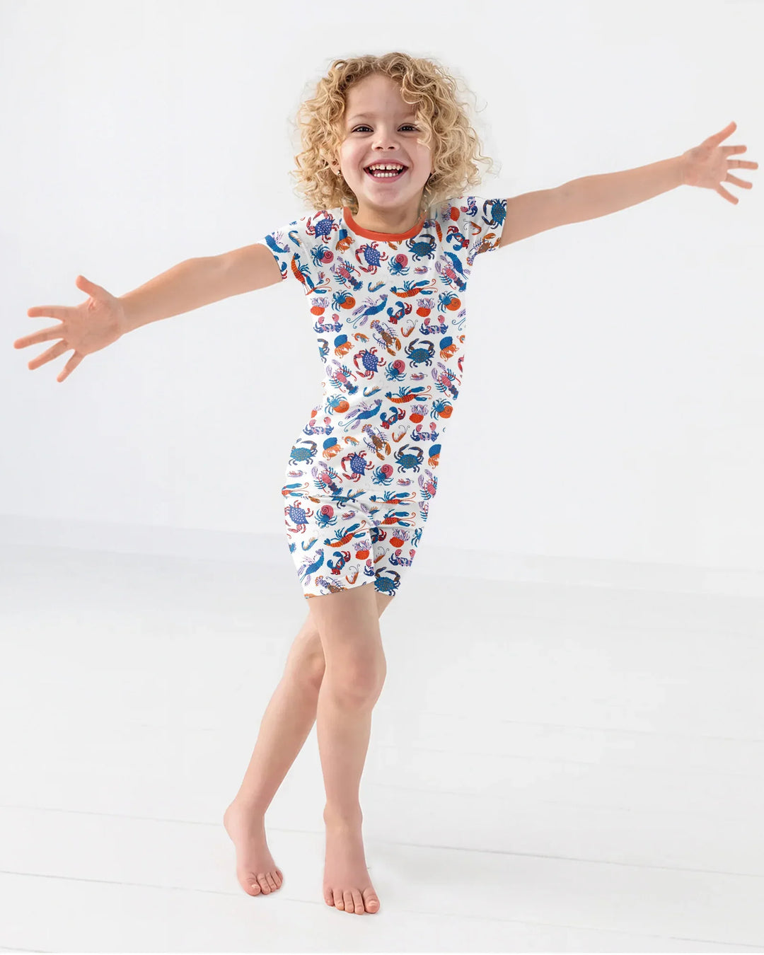 Template Zweiteiliges Pyjama-Set mit kurzen Ärmeln und Shorts
