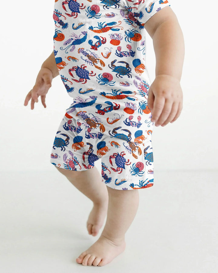 Template Zweiteiliges Pyjama-Set mit kurzen Ärmeln und Shorts