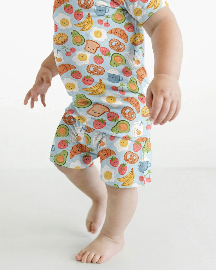 Template Zweiteiliges Pyjama-Set mit kurzen Ärmeln und Shorts