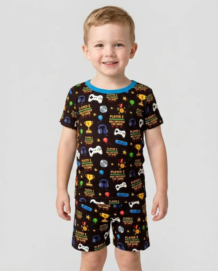 Template Zweiteiliges Pyjama-Set mit kurzen Ärmeln und Shorts