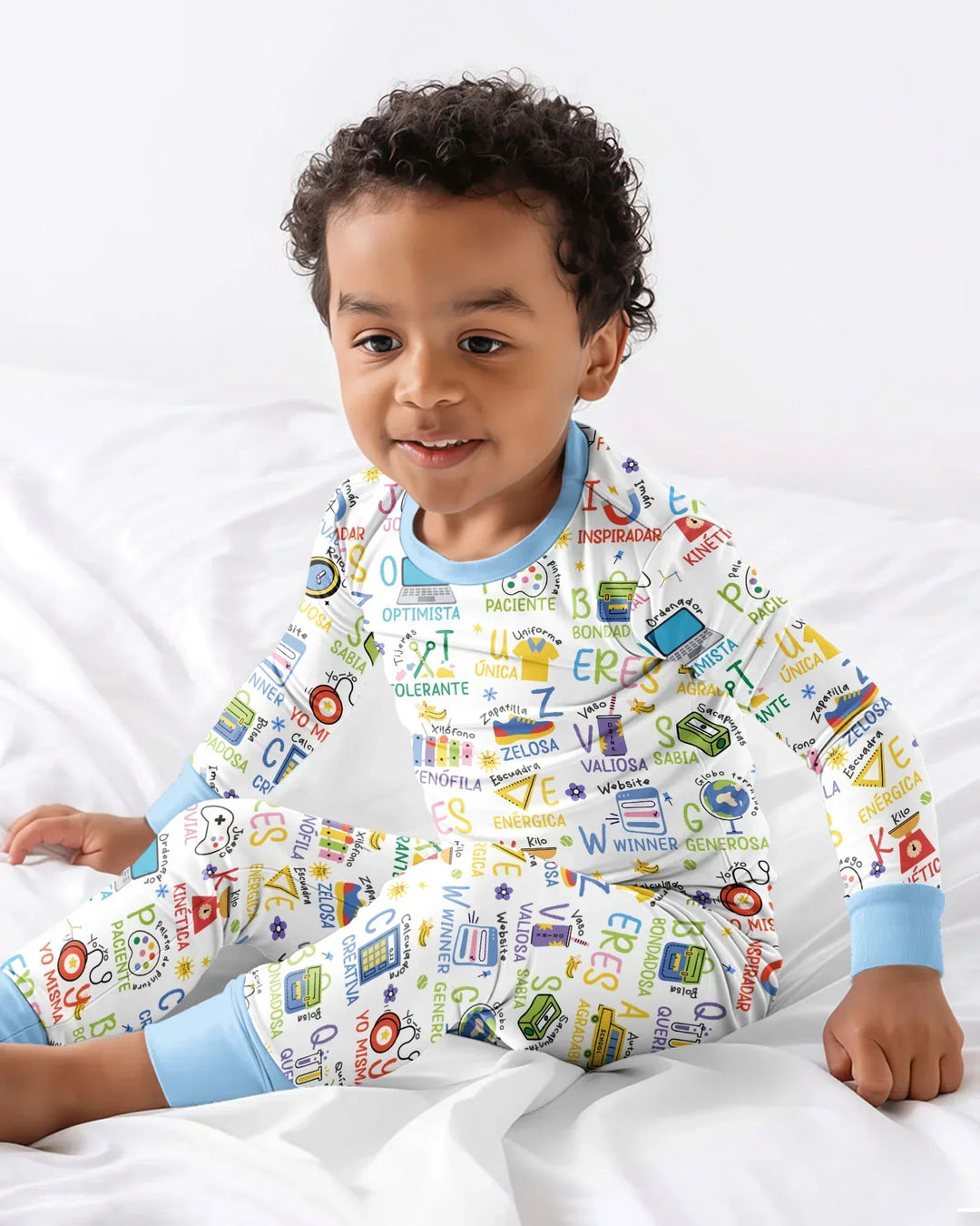 Pijama de bambú de dos piezas de manga larga con el alfabeto español You Are