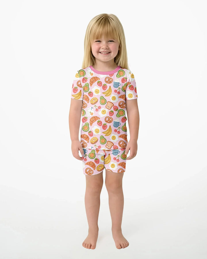 Template Zweiteiliges Pyjama-Set mit kurzen Ärmeln und Shorts