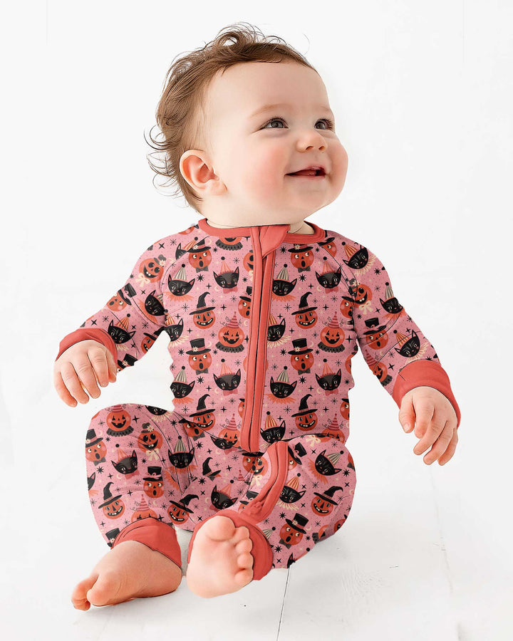 Retro Halloween Cats and Funny Pumpkins Bamboo Convertible Zippy