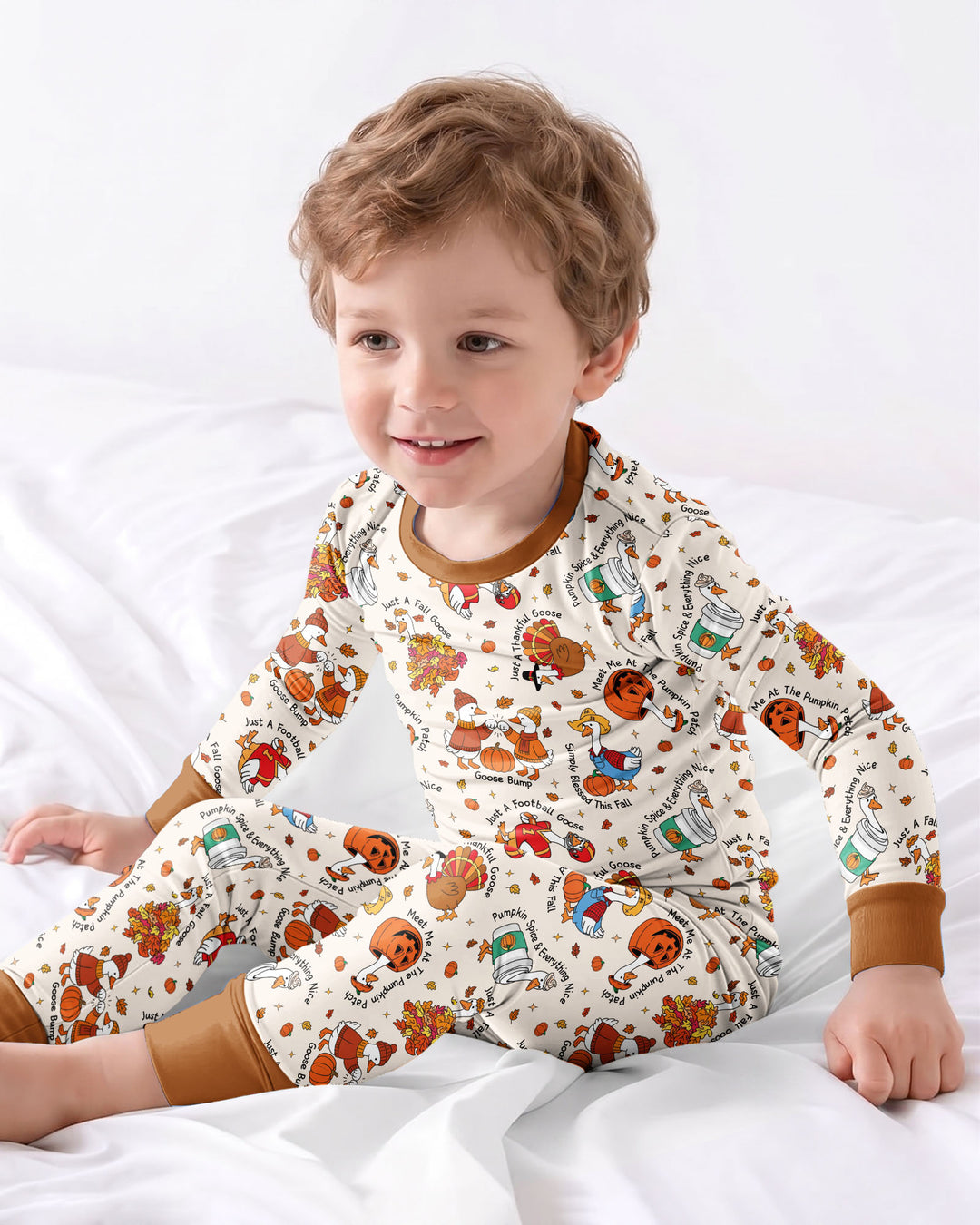 Zweiteiliges Langarm-Pyjama-Set mit Sommerfrüchten