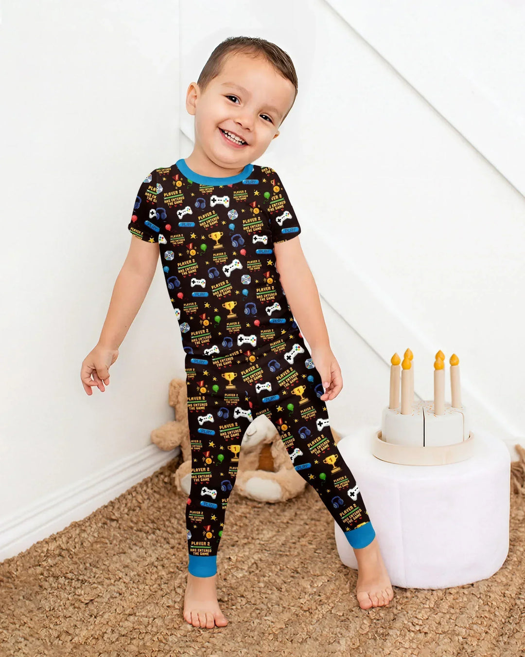 Template Zweiteiliges Pyjama-Set mit kurzen Ärmeln und Shorts