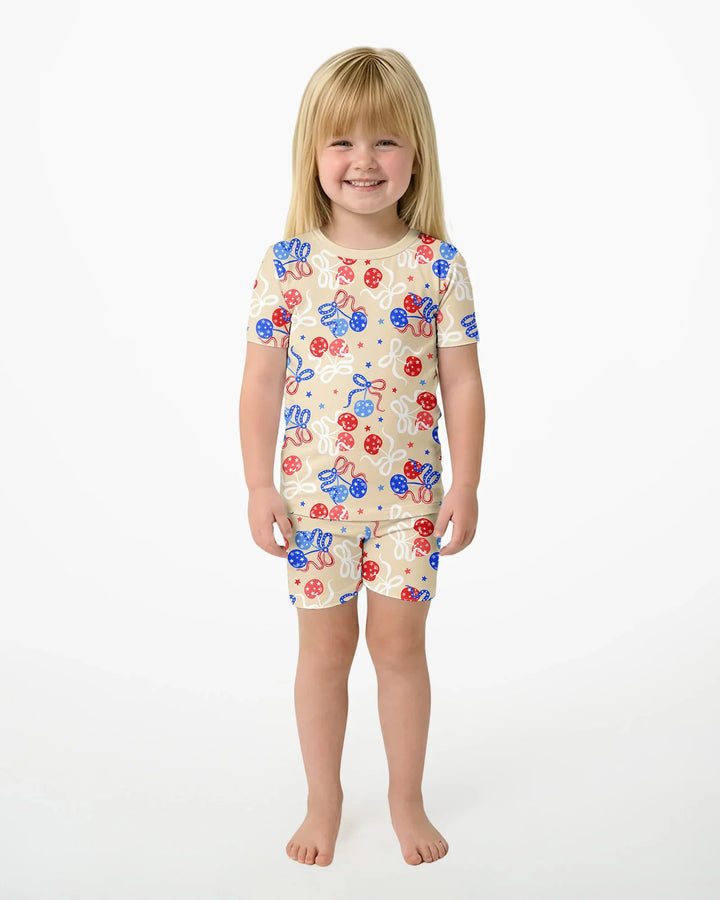 Template Zweiteiliges Pyjama-Set mit kurzen Ärmeln und Shorts
