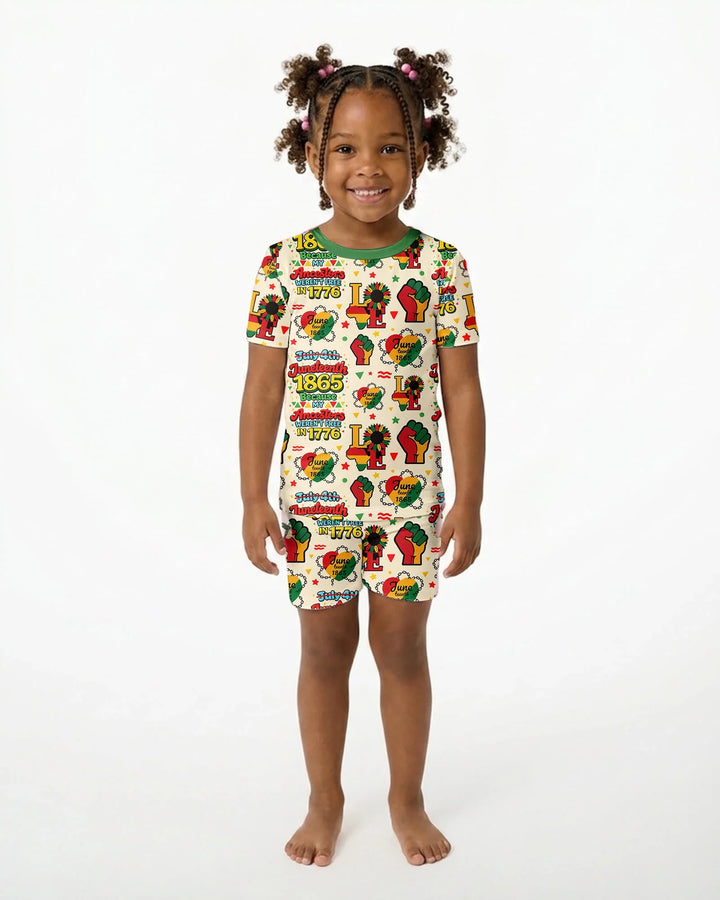 Template Zweiteiliges Pyjama-Set mit kurzen Ärmeln und Shorts