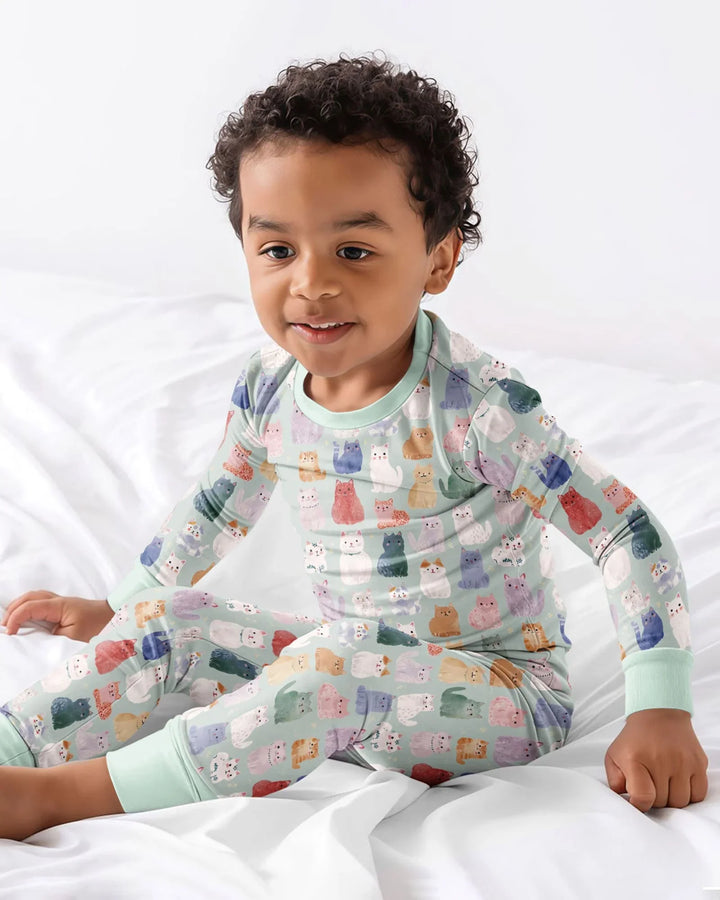 Conjunto de pijama de dos piezas de bambú de manga larga a juego familiar de gatitos felices encantados