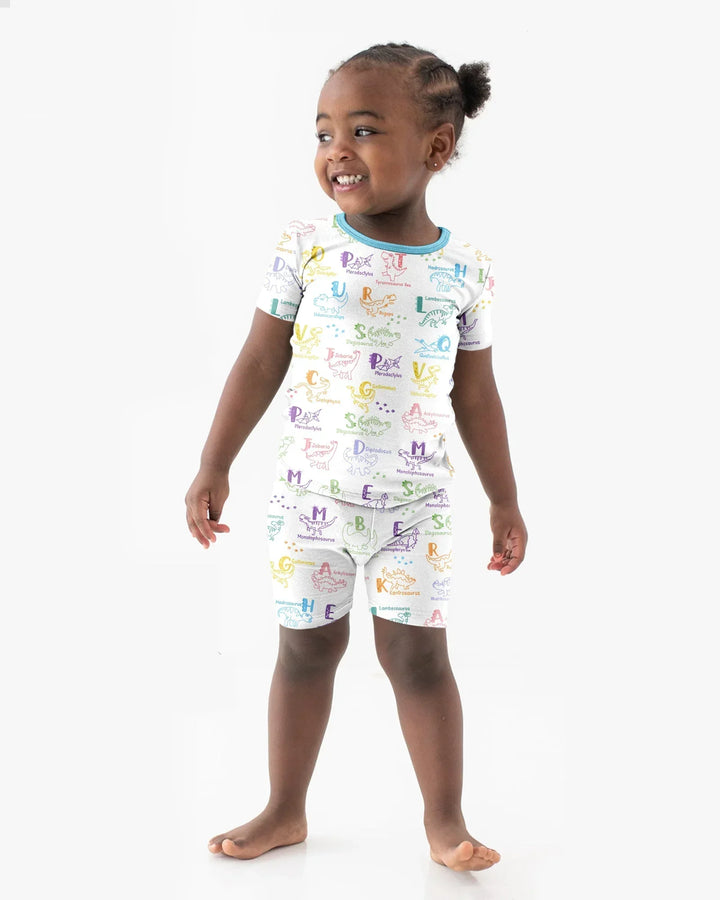 Template Zweiteiliges Pyjama-Set mit kurzen Ärmeln und Shorts