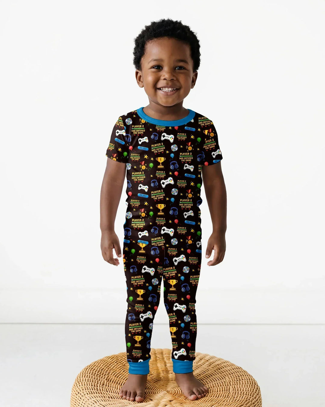 Template Zweiteiliges Pyjama-Set mit kurzen Ärmeln und Shorts