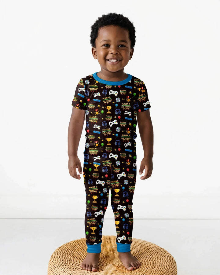 Template Zweiteiliges Pyjama-Set mit kurzen Ärmeln und Shorts