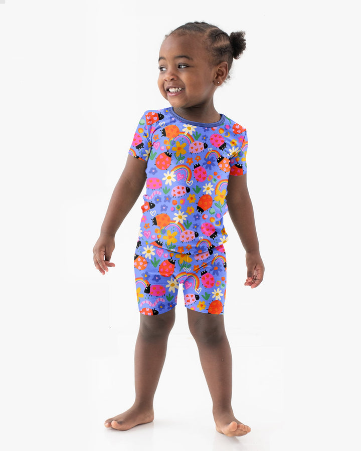 Conjunto de pijama de dos piezas de bambú con mangas cortas y shorts para niñas, diseño de mariquitas